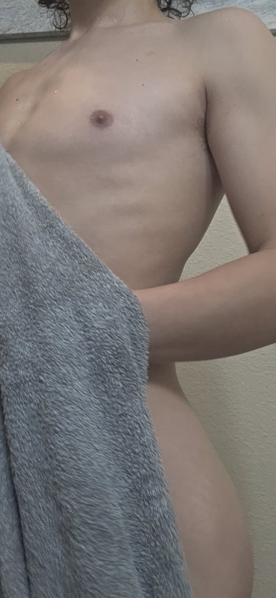 Just made some customs fm me if your interested in buying the shower vids :) trust me youll bust a big load 🤤🤤🤤

onlyfans.com/daddyalex79