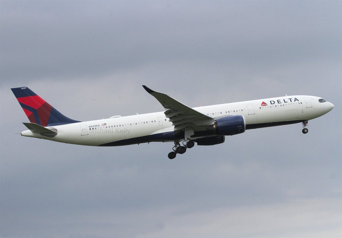 Michaelkelly707's tweet image. Noted arriving @Dublinairport this afternoon is this @Delta Airbus A330-900 operating Flight #DL59 / #DAL59 from London Heathrow to Boston

The aircraft diverted having experienced an engine issue as it commenced its trans-atlantic crossing
#avgeek