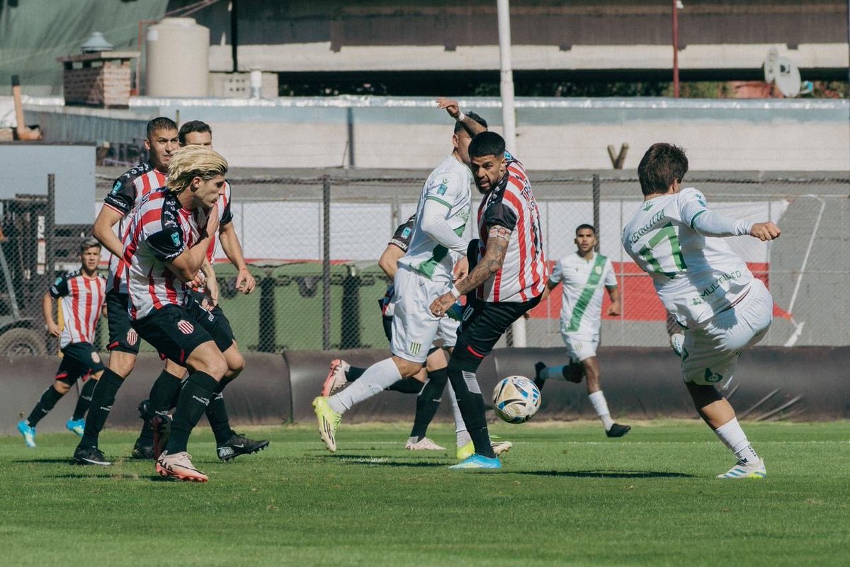 TRIUNFAZO ANTE BARRACAS 

El Taladro lo ganó en la última para imponerse 2-1 de visitante contra Barracas. El partido fue parejo pero Banfield fue más contundente y se quedó con los 3 puntos.