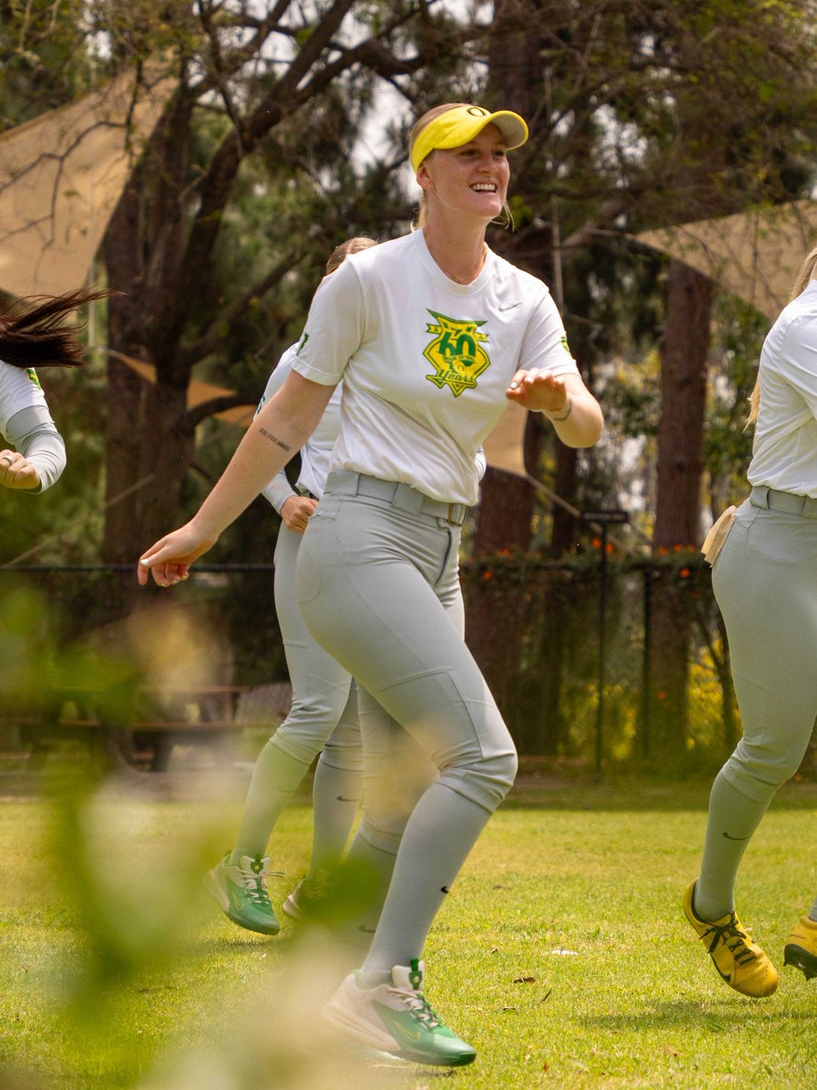 OregonSB's tweet image. Pregame at UCLA!

#GoDucks | #Version♾️