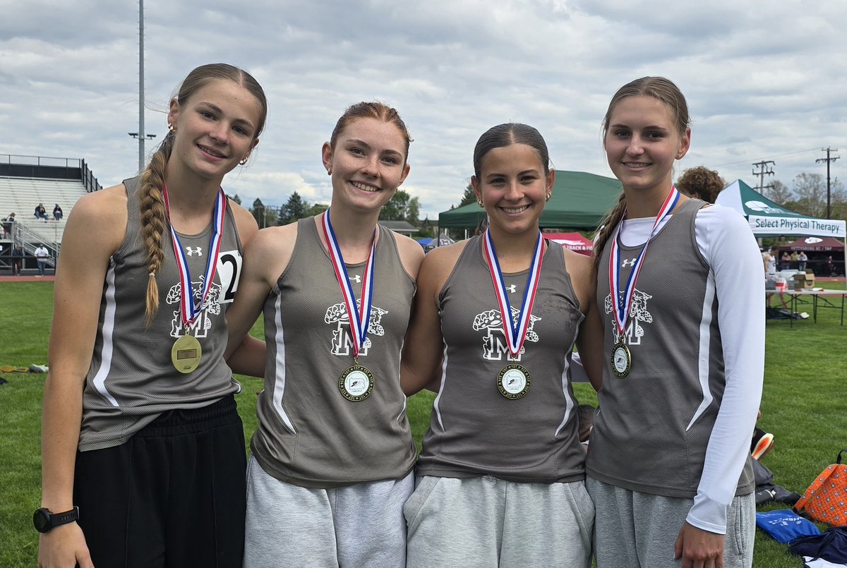 ByTimGross's tweet photo. Gold medals for @GoMechanicsburg's Emily Sweitzer, Emmie Kuhn, Lucia Morisani and Lindsay McCorkel in the Stan Morgan 4x800 relay. 

Wildcats get a win in 9:48.39. https://t.co/92oU7BnRVE