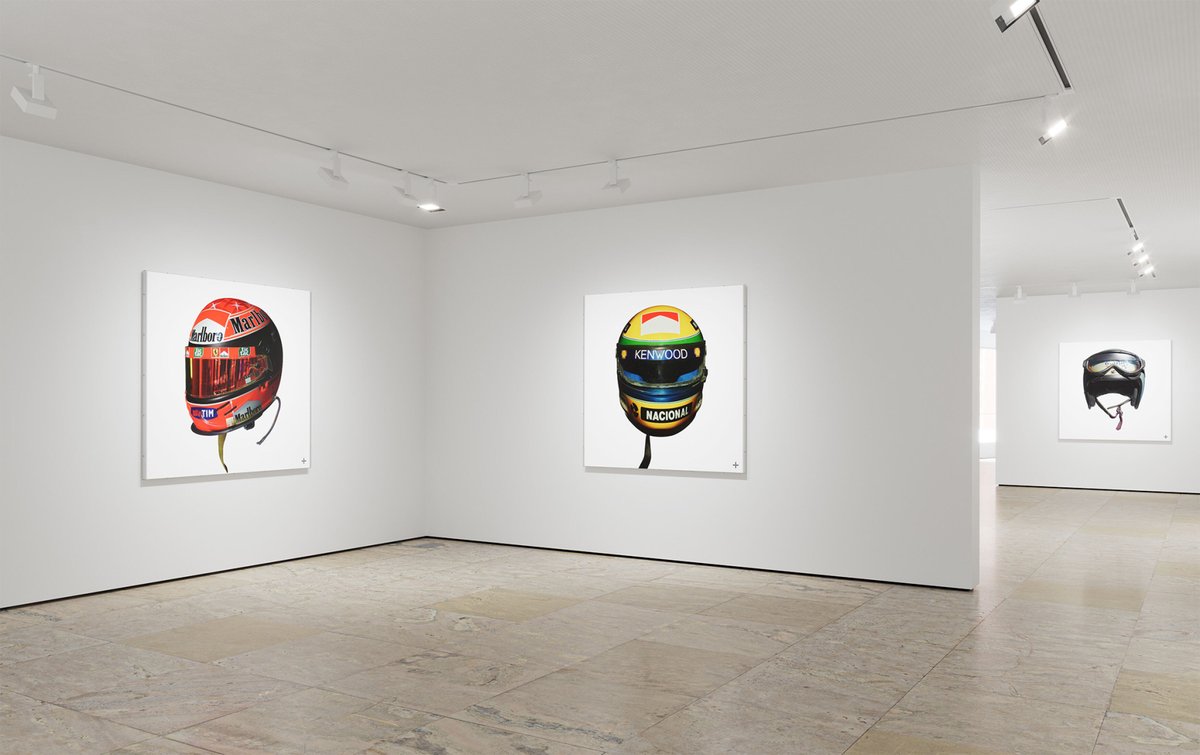 AmuraWorld's tweet image. 🏁🎨 The Art of Racing: Helmets en Bicester: Rick Guest convierte cascos en narrativa visual. Con apoyo de Broad Arrow Auctions.
Racing como arte.

#Automovilismo #Arte