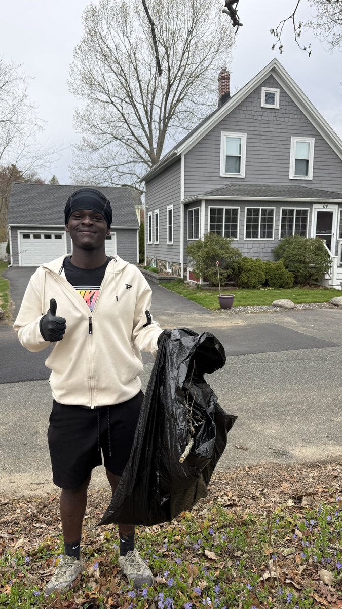 SachemsFootball's tweet photo. Shoutout to incoming freshman football player Leo Exantus for taking part in the Precinct 5 Cleanup today! Great example of the culture we are trying to build in SHS football: being the best version of yourself starts with serving your community! #SaugUS @SachemAthletics https://t.co/kLC2CuyYPo