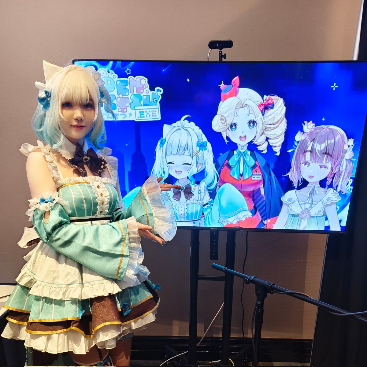 Escha tweet media