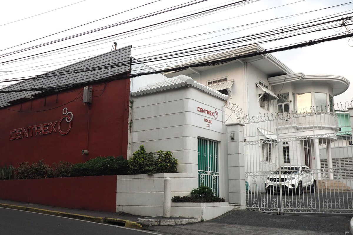 urbanroamer's tweet photo. Any information about this house near the corner of Shaw Blvd. and Pilar St. in Mandaluyong? It has the looks of an old house (built 50+ years ago) that was typical of the old houses found there that's been repurposed to be this business facility today but I'm not sure. https://t.co/cpHj1JAbnv