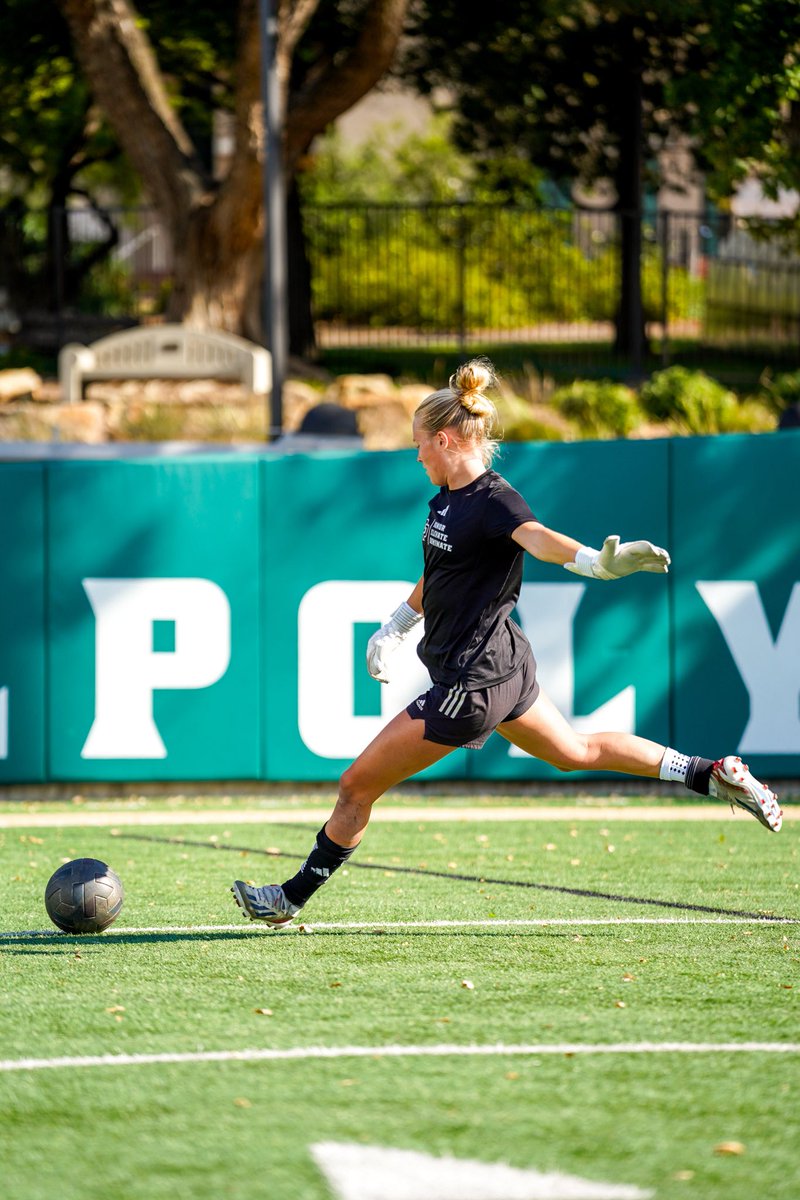 CPWomensSoccer's tweet image. 𝐒𝐦𝐢𝐥𝐢𝐧’ &amp;amp; 𝐆𝐫𝐢𝐧𝐝𝐢𝐧’ 💪

#RideHigh🐎⚽️ | #BOOM💥
