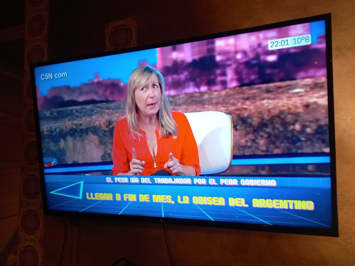 <a href="/myriambregman/">Myriam Bregman</a> hablando de las enfermeras que no llegan a fin de mes. Una compañera enfermera en Mendoza, contaba que sus compañeras del hospital están limpiando casas particulares después de guardias de 16hs porque no tienen para comer