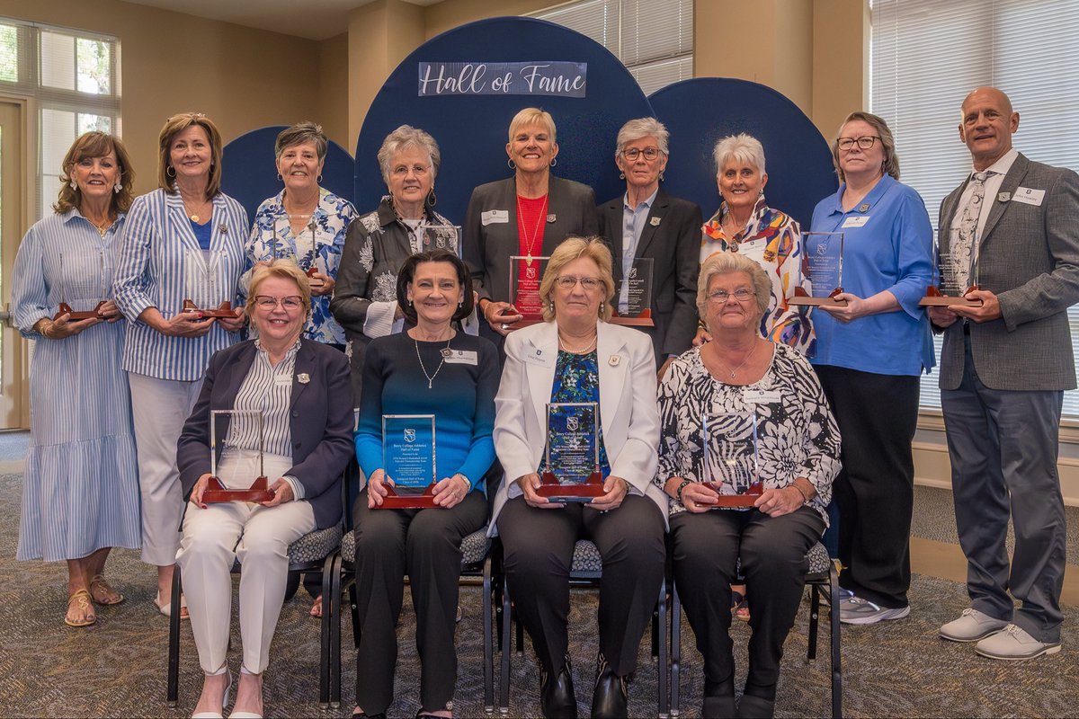 BerryWBB's tweet photo. Berry College’s Inaugural Hall of Fame Class inducted head coach, Dr. Joanne Rowe, and the 1976 Women’s Basketball Team.
Congrats to all! Thank you for the legacy! https://t.co/rdLVEahDDI