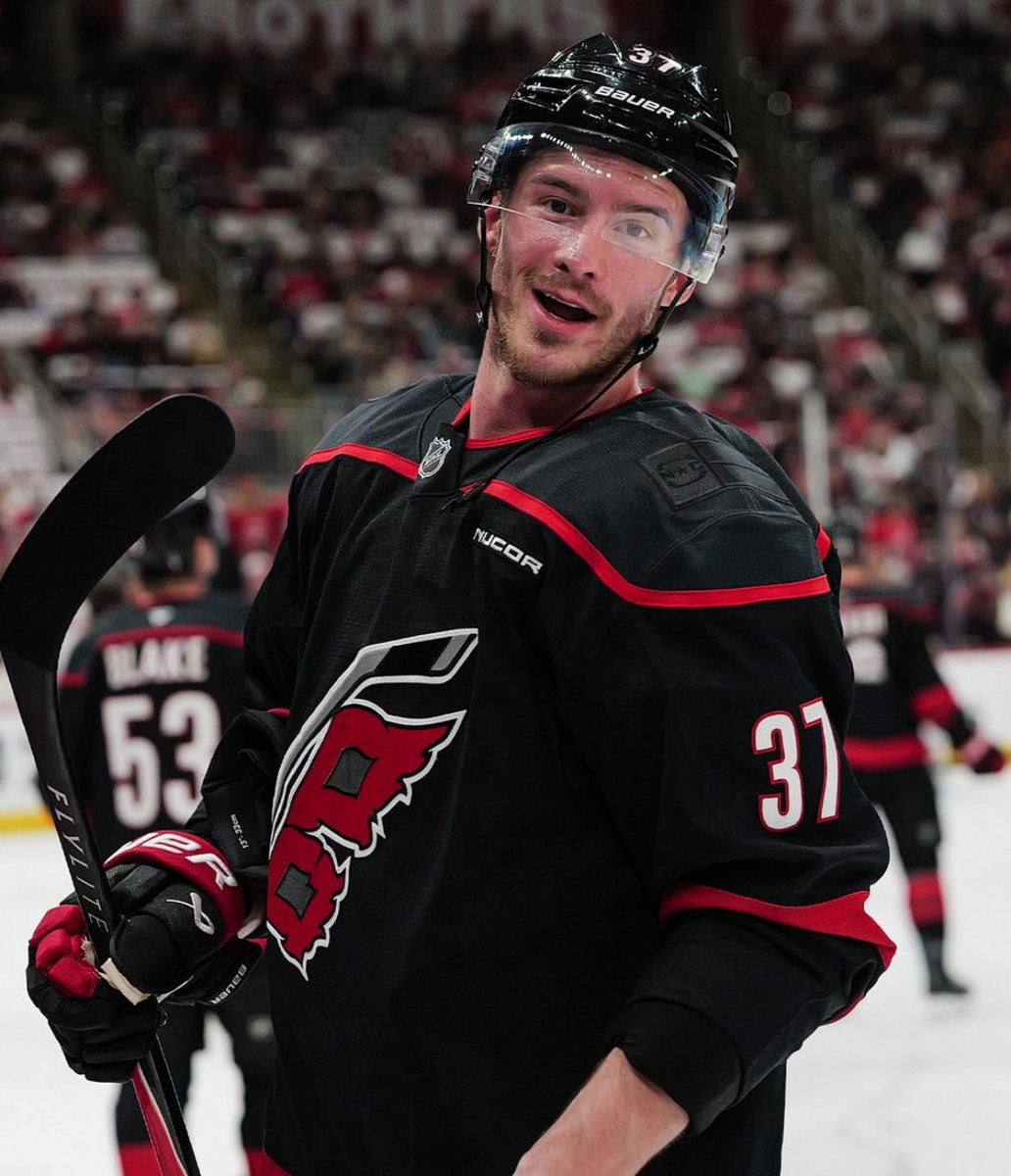 does svech know he’s in the second round of the playoffs and not a modeling contest?