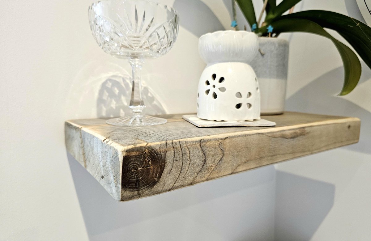 LakesFurniture's tweet image. Chunky Floating Wooden Shelf | Reclaimed Industrial Bookshelf tuppu.net/eae26424 #shelving #Photography #greetingscard #handmadefurniture #lakedistrict #homeoffice #chocolate #rusticfurniture #birthday #housewarming #FarmhouseShelf