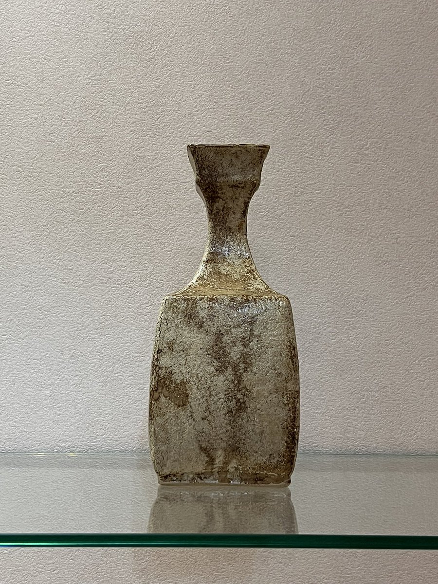 河本五郎　灰釉　汲出し おはようございます。暑くなってきました。今日の作品は河本五郎『灰釉