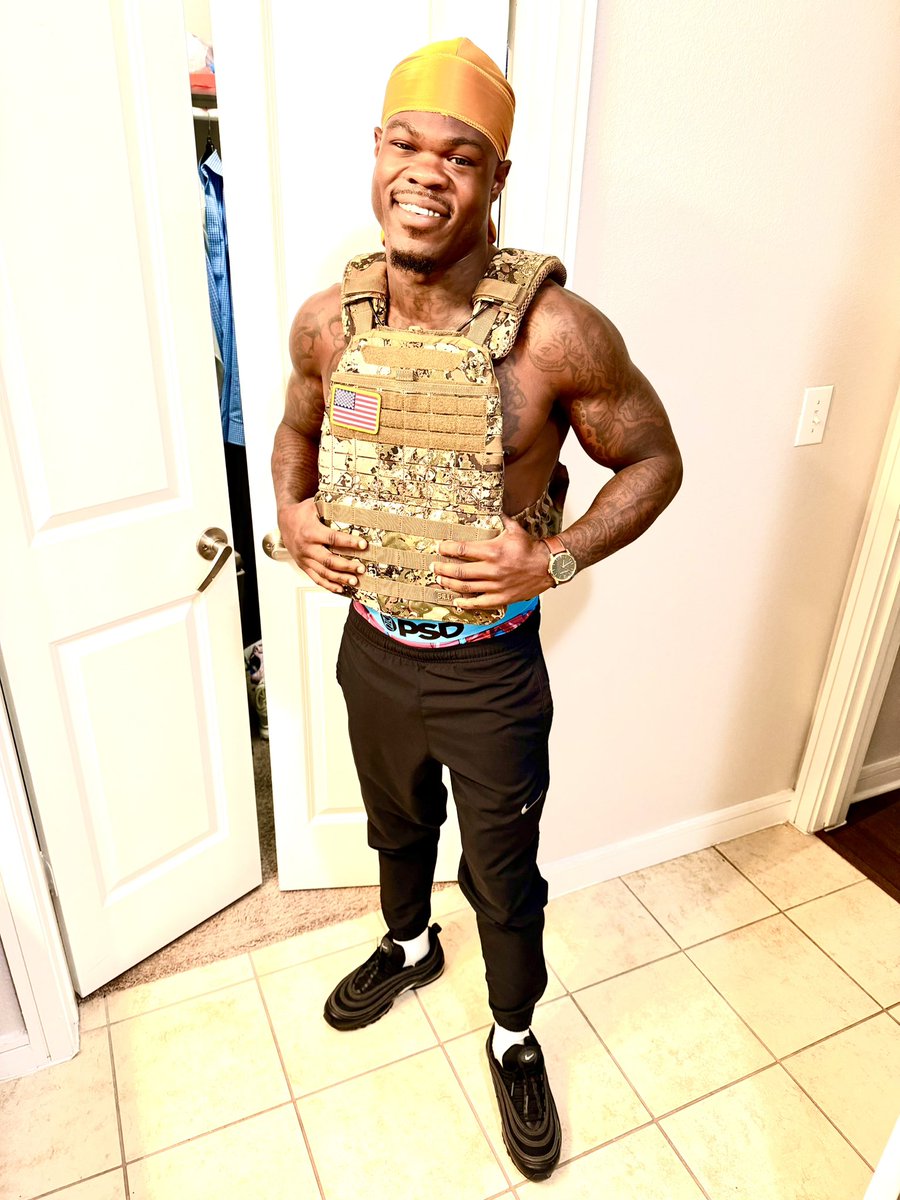 CraiCraiFineAss tweet media