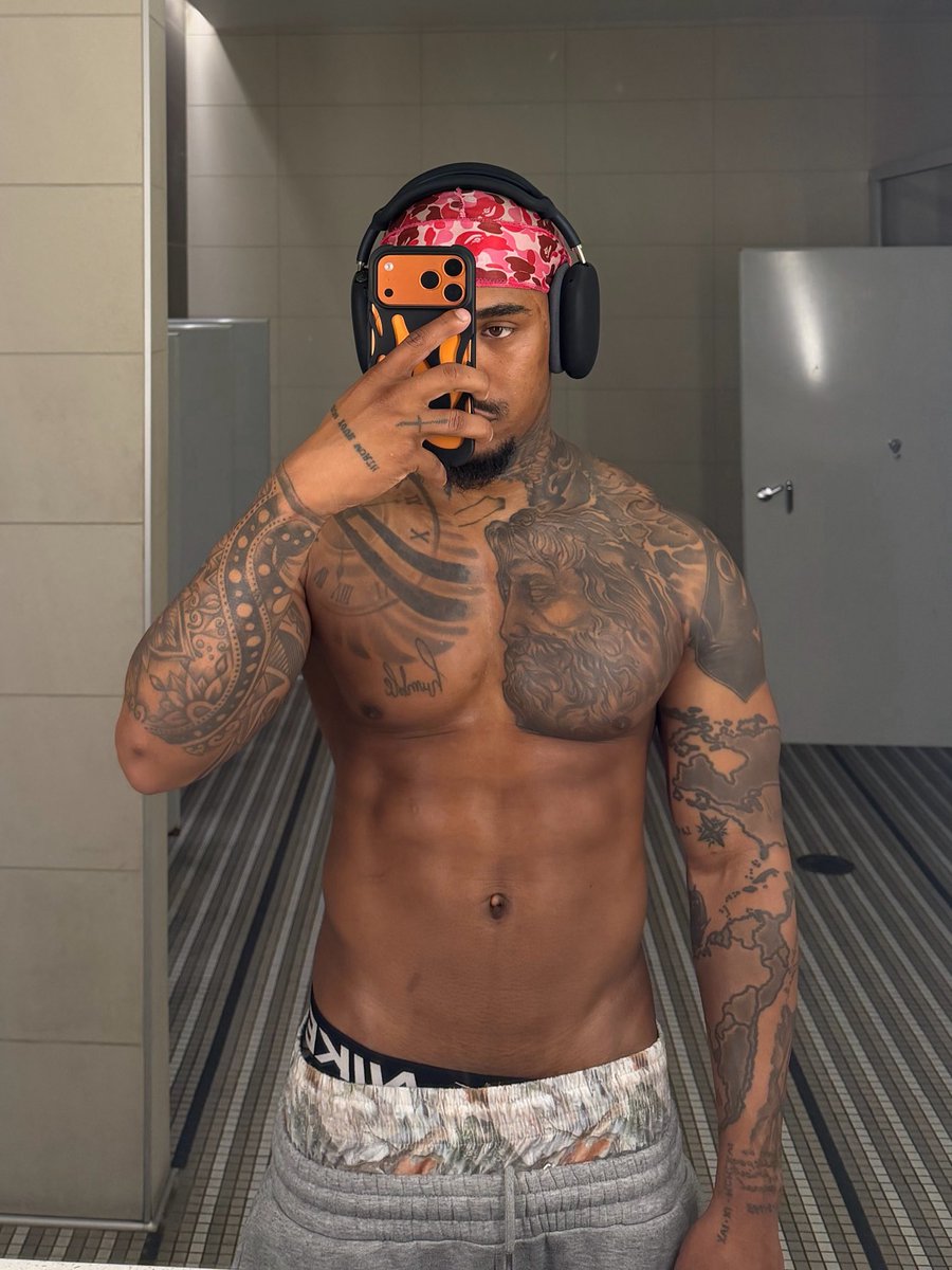 OliveraAdel's tweet image. #fit #fyp #style