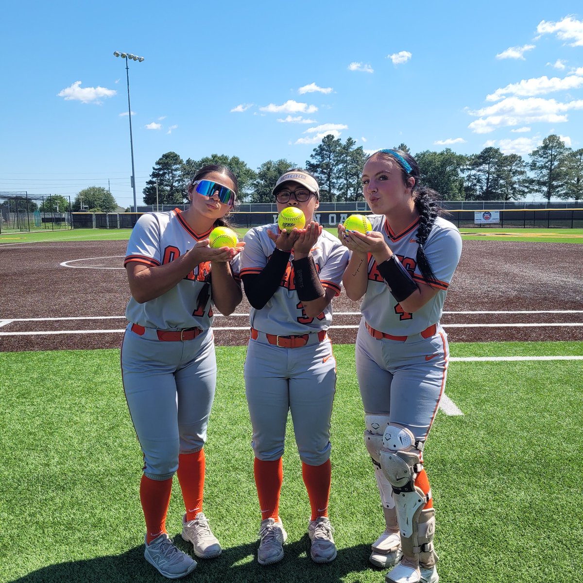 Grand Oaks Softball tweet media