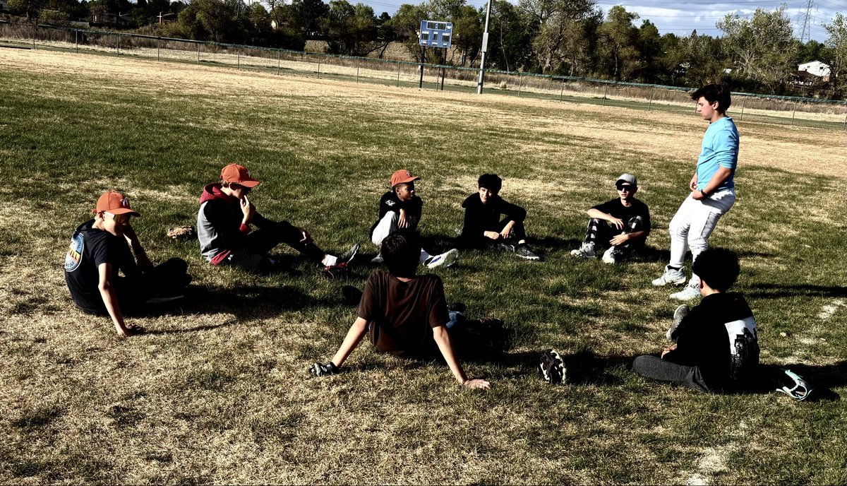 Trentonjowsey88's tweet image. Had the chance to help coach rising freshman @AuroraGov team. Most of these players have never won a game in their career. In 6 weeks, we did 12 practices plus a scout day. Had a 2 -3-1 record, doubled our runs scored and cut in half runs against in the second half. #givingback