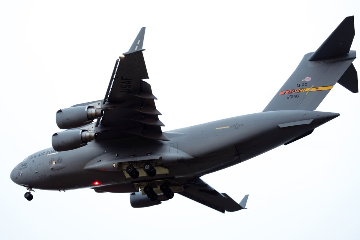 safaricheung's tweet image. 为特朗普访华运送先遣物资任务的美国空军两架 C-17 在 5 月 1/2 日降落北京国际机场，属于是 PEK 难得一见的客人了。