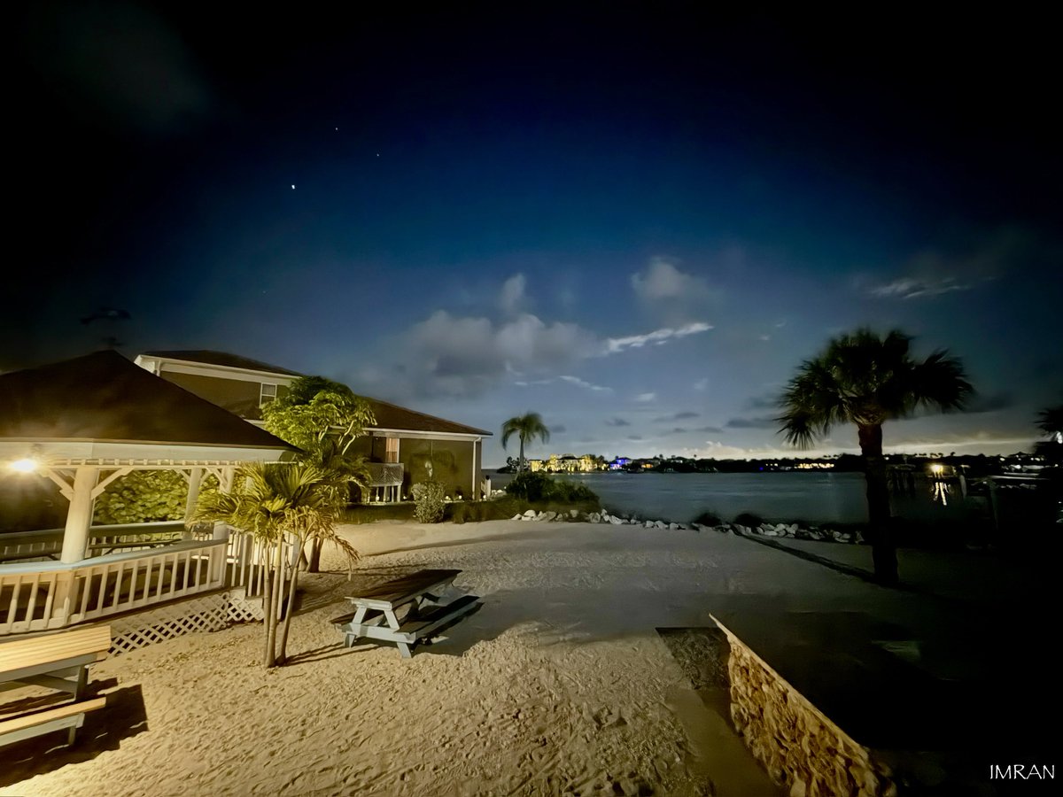 QuantumLair's tweet image. Late Night Dog Walk Long Exposure Symphony Isles Beach Florida - IMRAN® 

© 2026 IMRAN® 

#IMRAN #Florida #TampaBay #ApolloBeach #beach #architecture #photography