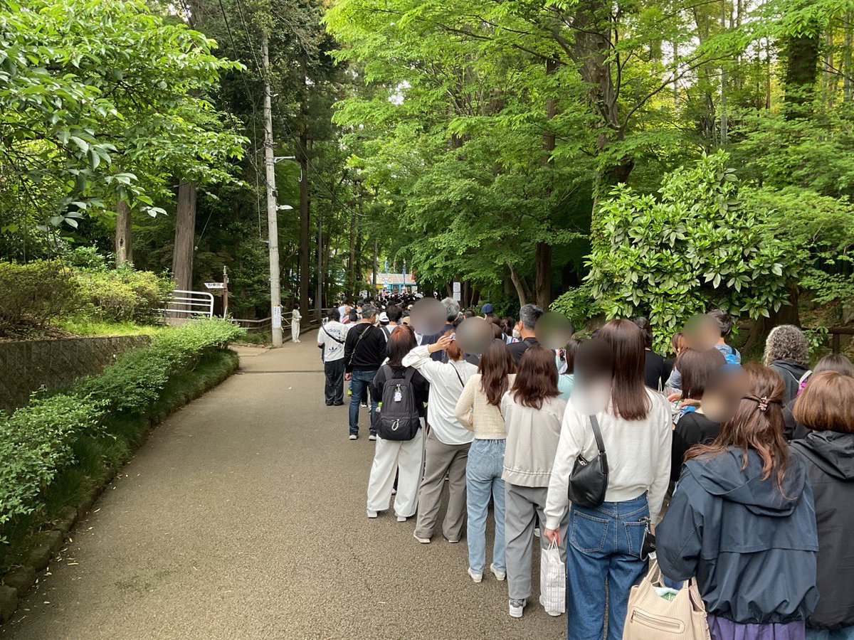 5/3(日)10:25 付近に交通渋滞は発生していないものの 隣接駐車場は既に 