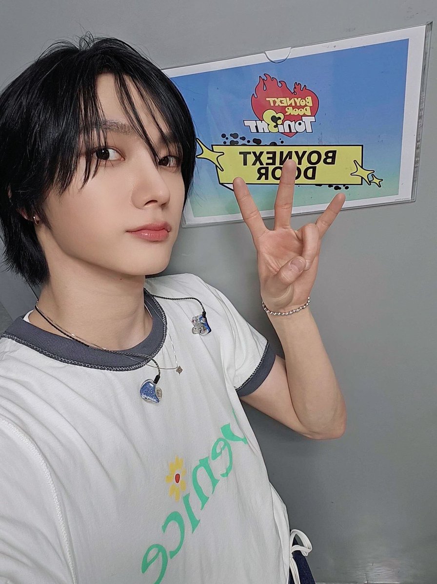 날 개 tweet media