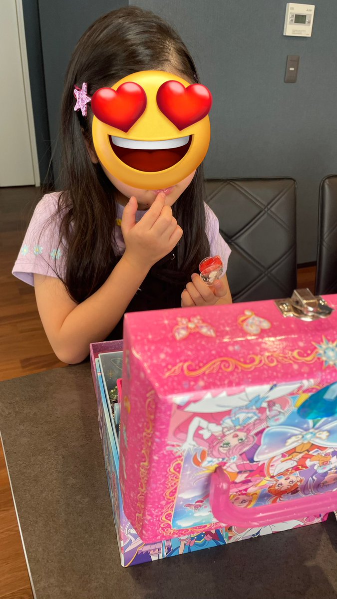 ひろぷりのラブリーボックス🪽🩵🌈
年中さんの時からずっと愛用してる💄✨