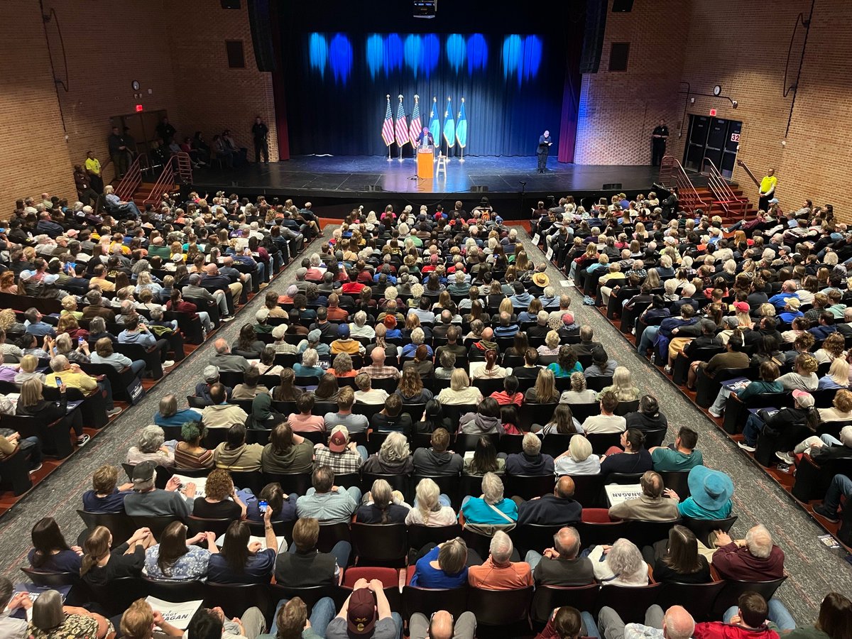 Bernie Sanders tweet media