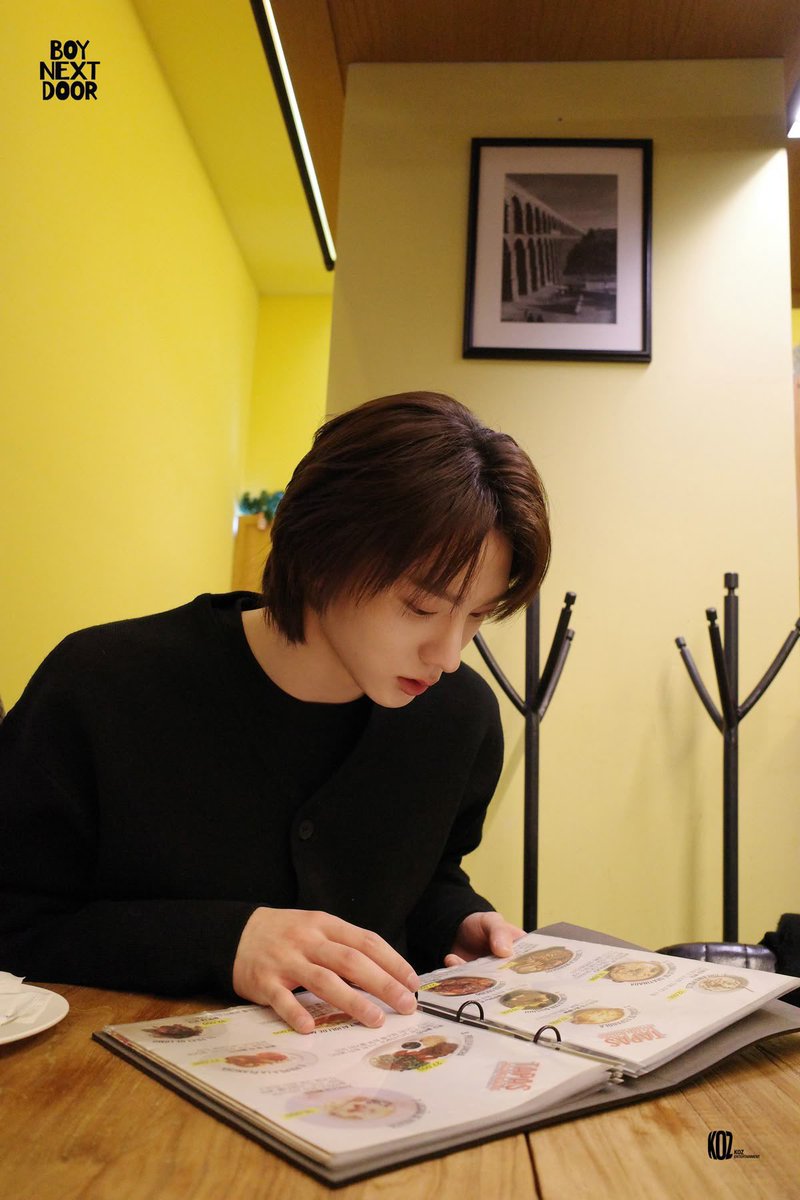 날 개 tweet media