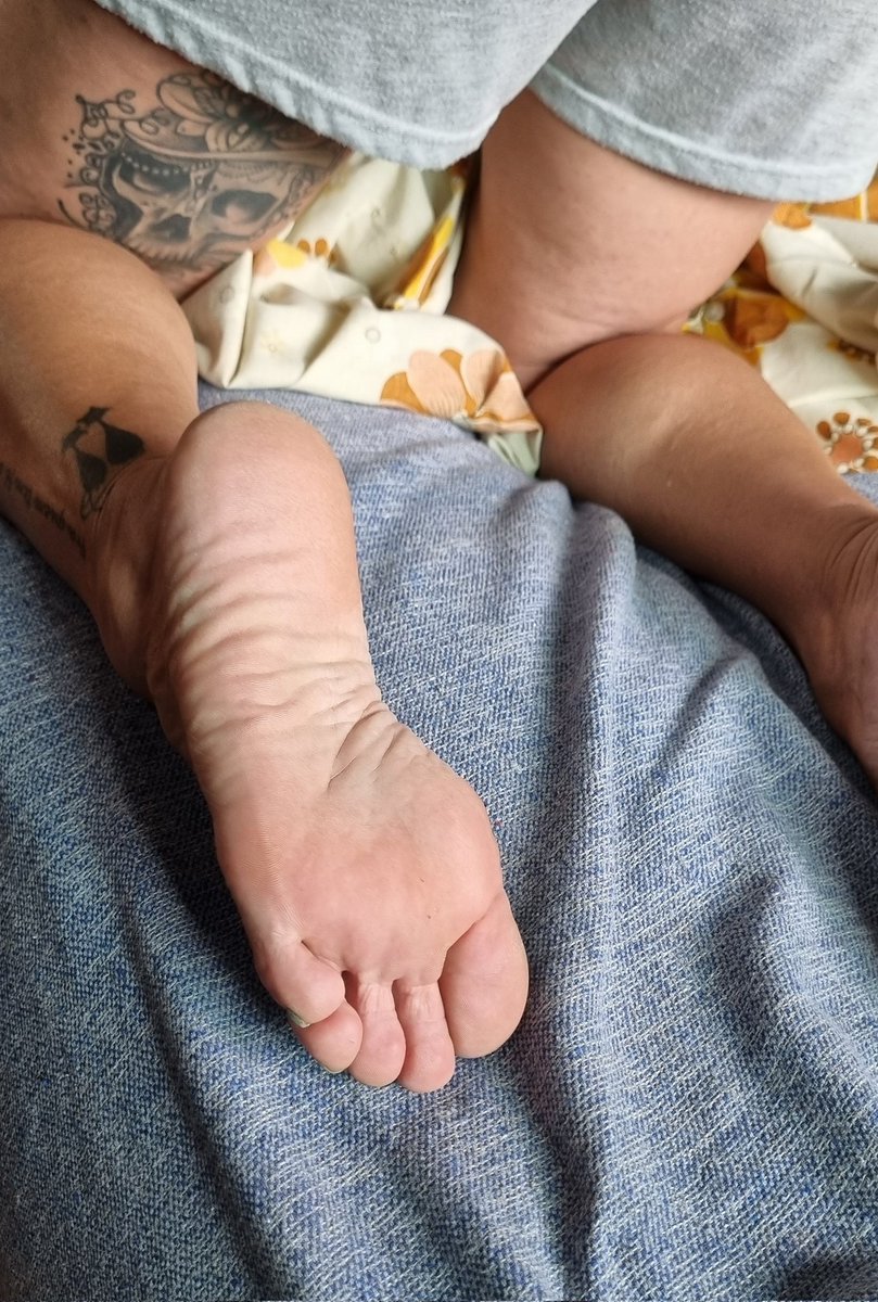 Mitattoofeet tweet media