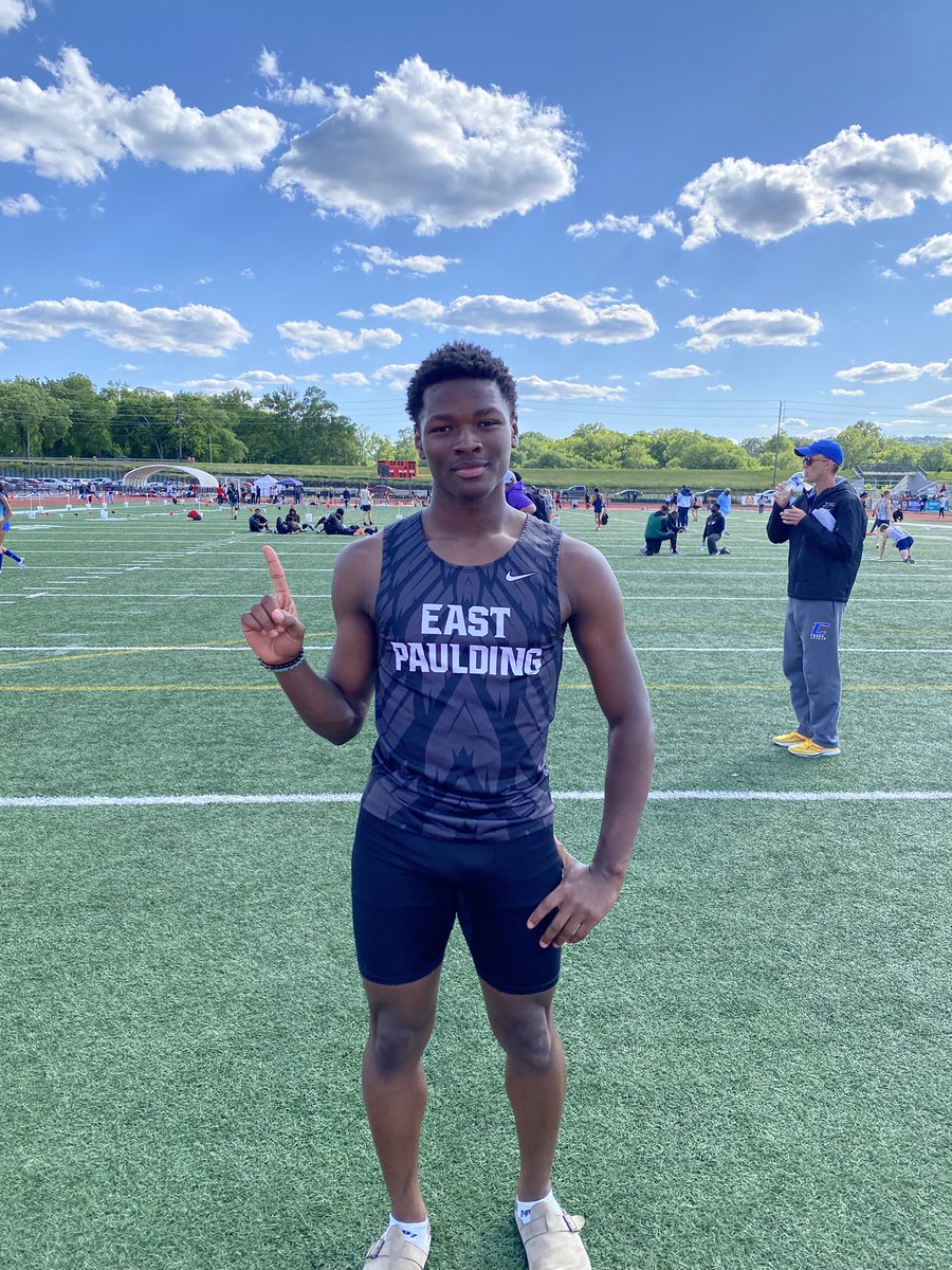 ephstfxc's tweet photo. 🚨SCHOOL RECORD ALERT🚨
Devyn breaks the 300m hurdle school record running 38.75!!! He just started hurdling a month ago!!! He was 3rd at sectionals and qualified for state!
@AthleticsEP @pauldingboe https://t.co/qMKZ8pONcu
