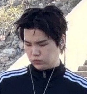 Update SUGA tweet media
