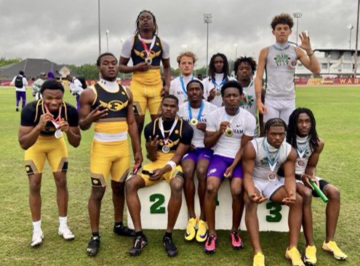 theRayonbell's tweet image. Came 1st in all 3 events to qualify for #state in LSU on Friday  may 8th I’m 3rd leg for each relay and 4th leg on 4x4 #readyforstate @BallCoachHP @k104scoreboard #lamansiónvip @manghamhighschool #sophmore 

4x1🥇
4x2🥇 and 
4x4 🥈second
