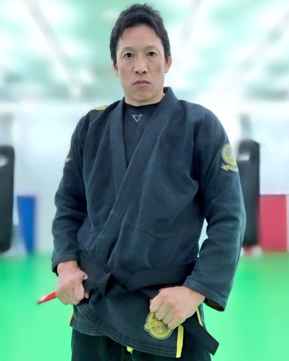 ☆インストラクター紹介☆
小林孝秀
・1975/10/6生まれ
・指導時間:月曜水曜木曜20時〜22時
・新潟県出身
・指導内容:総合格闘技、柔術、キック
・趣味:メルカリ
・自己紹介:2024年9月に柔術黒帯取得！目標は黒帯で日本一🇯🇵

店舗詳細はプロフィールページから📲

#格闘技 #新潟市中央区
