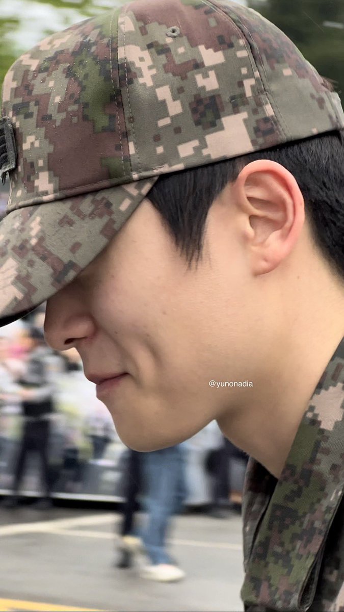 look at the nose scrunch and dimples 😭jaehyun is SOOOO back