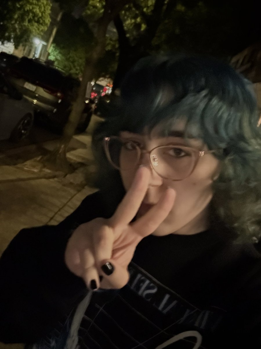 lily tweet media