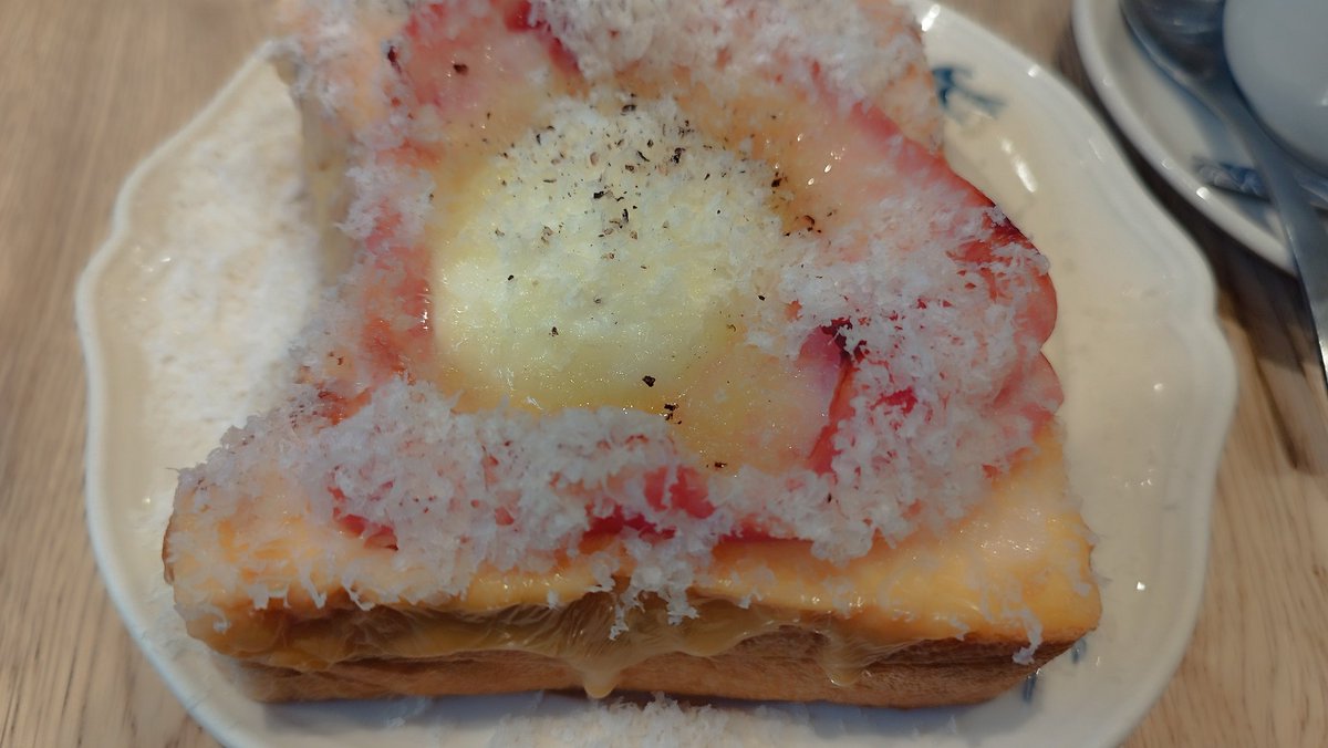 パン tweet media