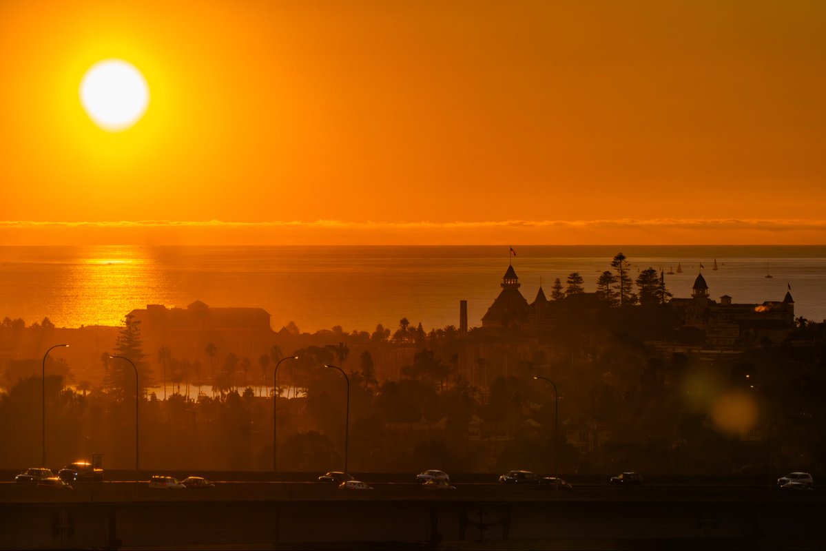 pixels_sd's tweet image. Sunset shot taken from the Coronado Bridge.
#sunset #sunsetphotography #thephotohour #PhotoOfTheDay  #Coronado