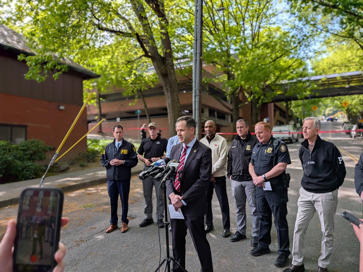 FBI Portland tweet media