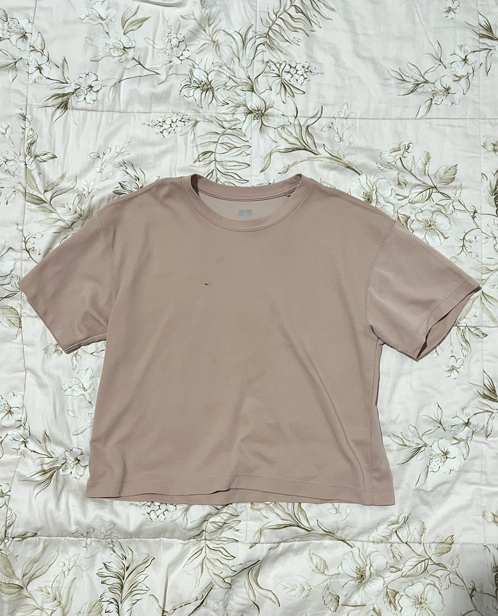 secondhandbymiw's tweet photo. ✿ 1.ยูนิโคล ป้ายไซส์s 50฿
Bust : ได้ถึง36

✿ 2.เสื้อยืด NIENTIES 30฿
Bust : ยืดเยอะ

✿ 3.ใส่ปาดไหลได้ 🍿29฿
Bust : 32-34

✿ 4.ครอปเหลือง 15฿ 
Bust : 32-34

📍สินค้าเป็นมือสองอาจจะมีตำหนิบ้างเล็กน้อยขอคนเข้าใจและรับได้นะคะ
#ส่งต่อเสื้อผ้า #ราคาถูก #โล้ะตู้ #ปล่อยเสื้อ https://t.co/TeMySC42kU