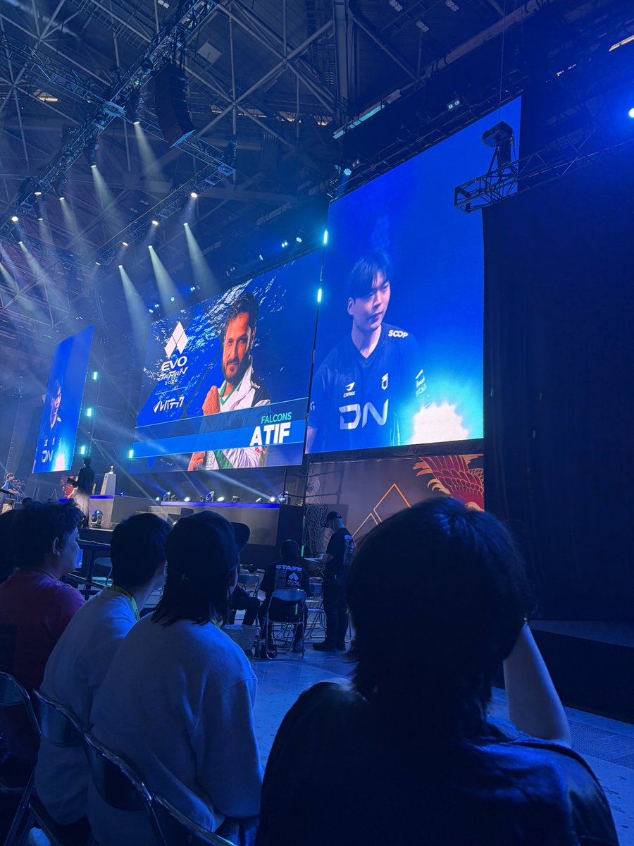iLiftSmash's tweet photo. Ulsan didn’t shave for his player photo I see https://t.co/CfHknT9WdF