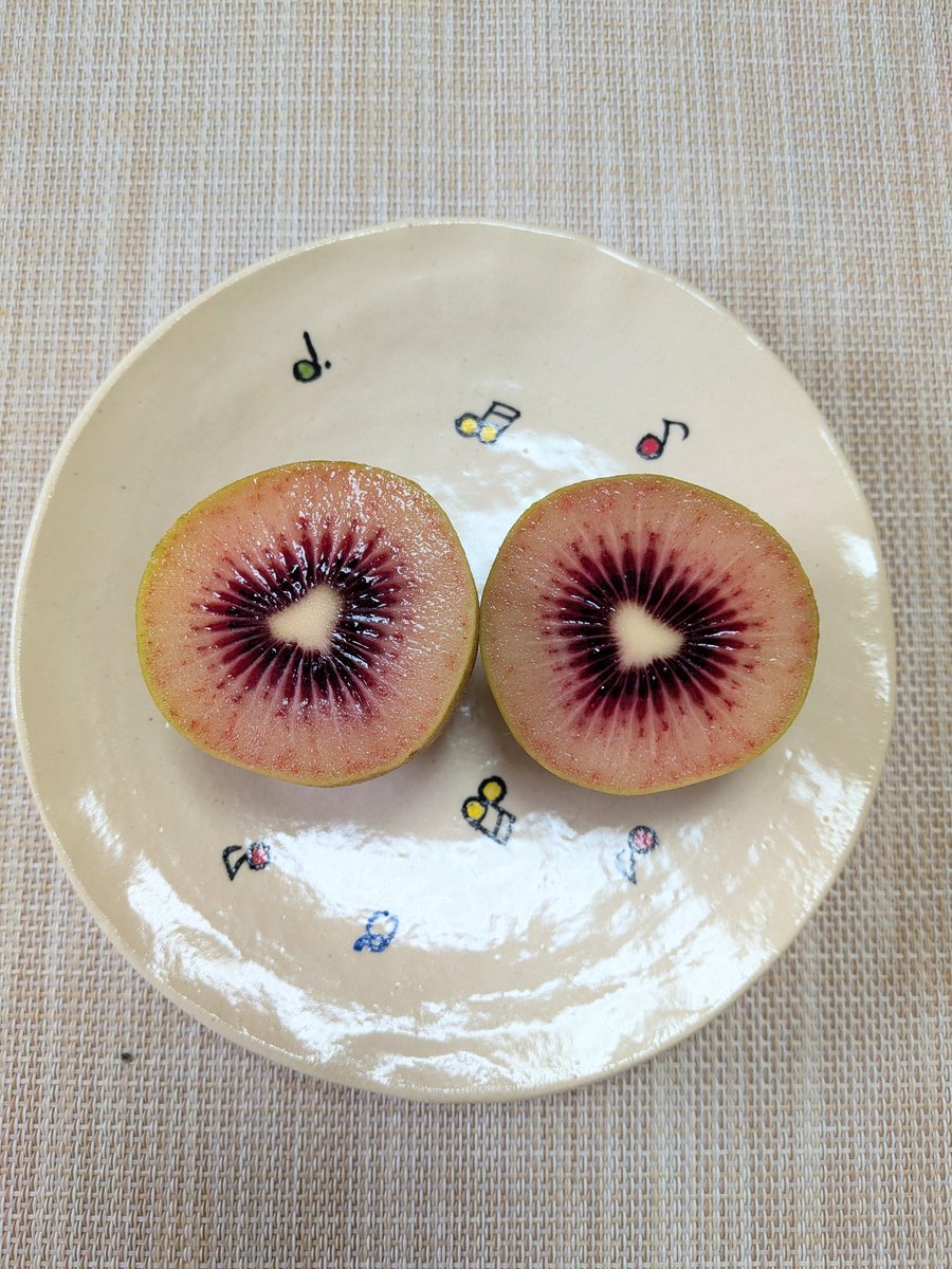 小太陽 tweet media