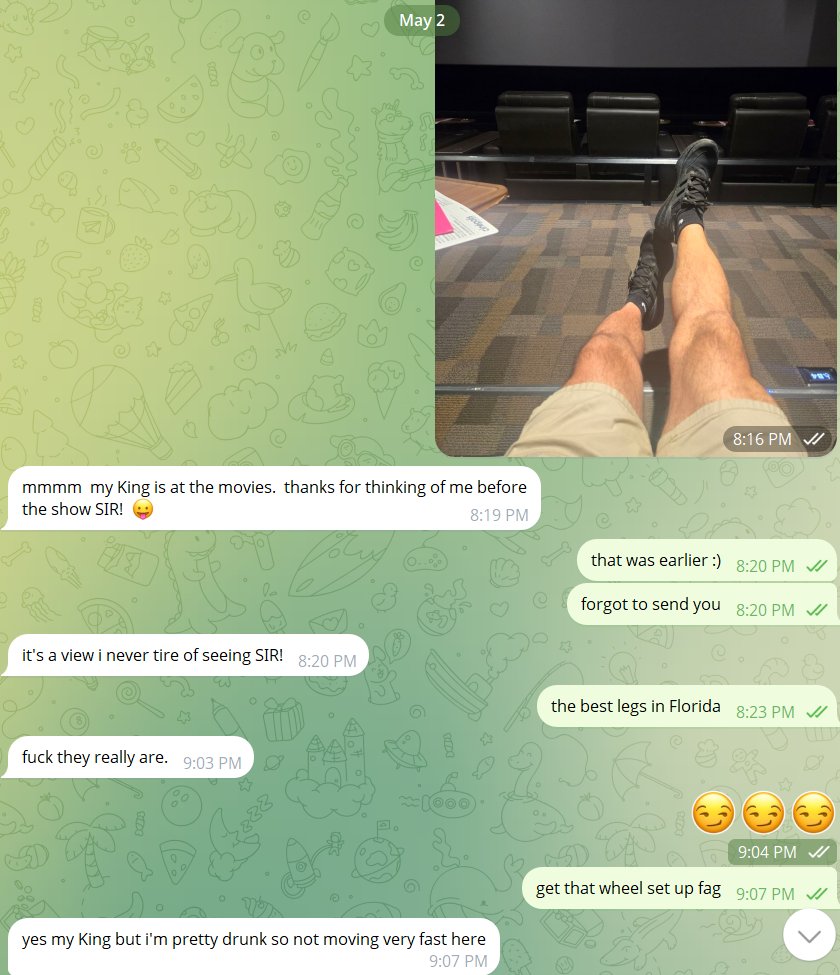 KingFootMaster2's tweet photo. all it takes is a picture of my huge legs and this sub is drained $715 in the span of 20 mins https://t.co/hrv7G7Pldk