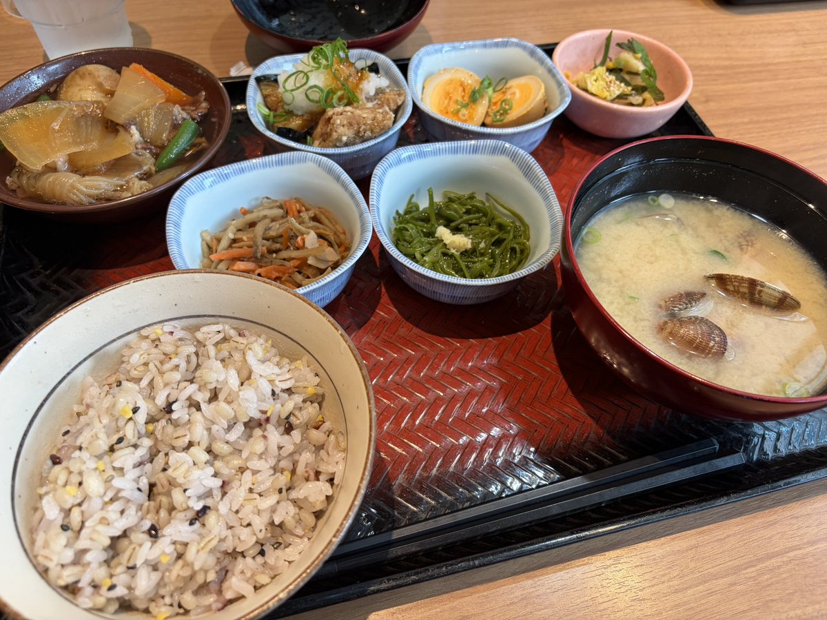 飲んで起きた後のあさりのお味噌汁沁みるー✨