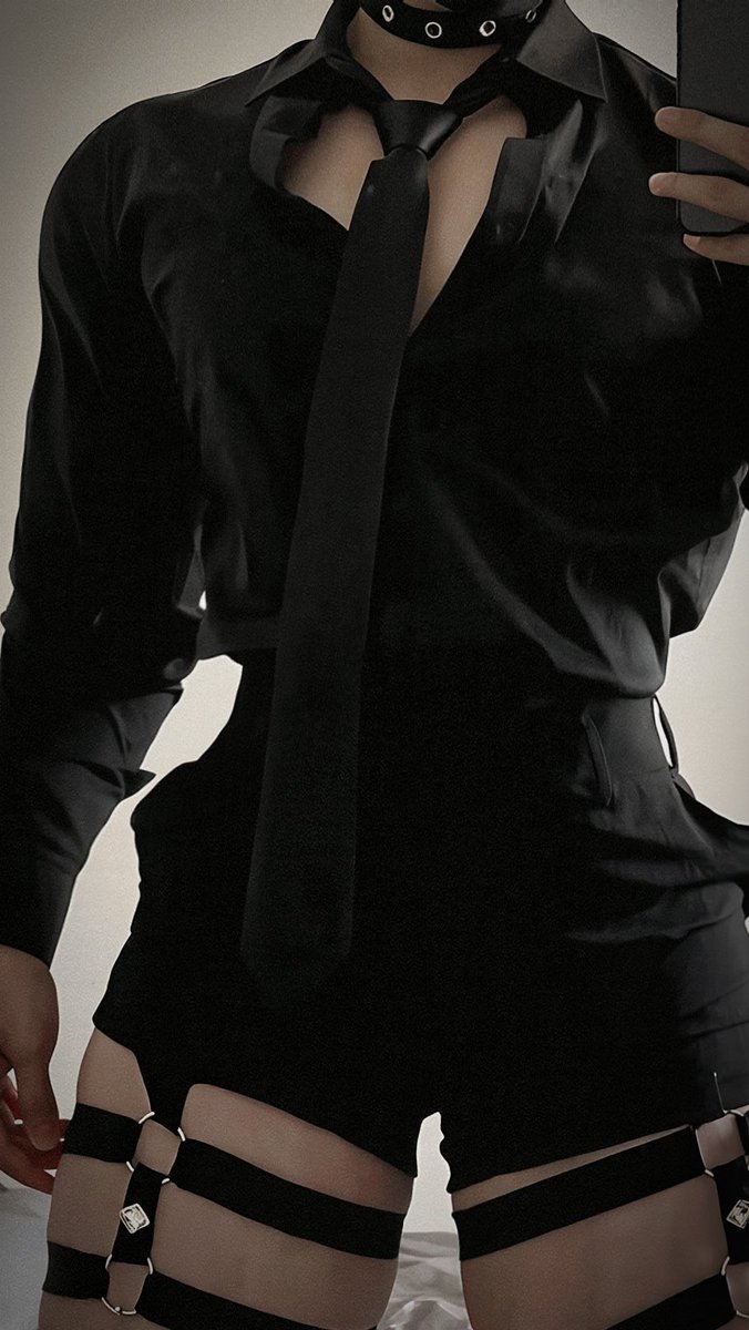 homuaso's tweet photo. ㅤ
ㅤ
ㅤsuits  &amp;  ties have become his look,  right?  that he's wearing something like this on a weekend is only because of that  ...  because everyone compliments him when he wears a tie.  😮‍💨

ㅤa mild  #seductivesunday ;  aren't the garters  &amp;  collar nice additions?  😸
ㅤ
ㅤ https://t.co/VWj2srFyba