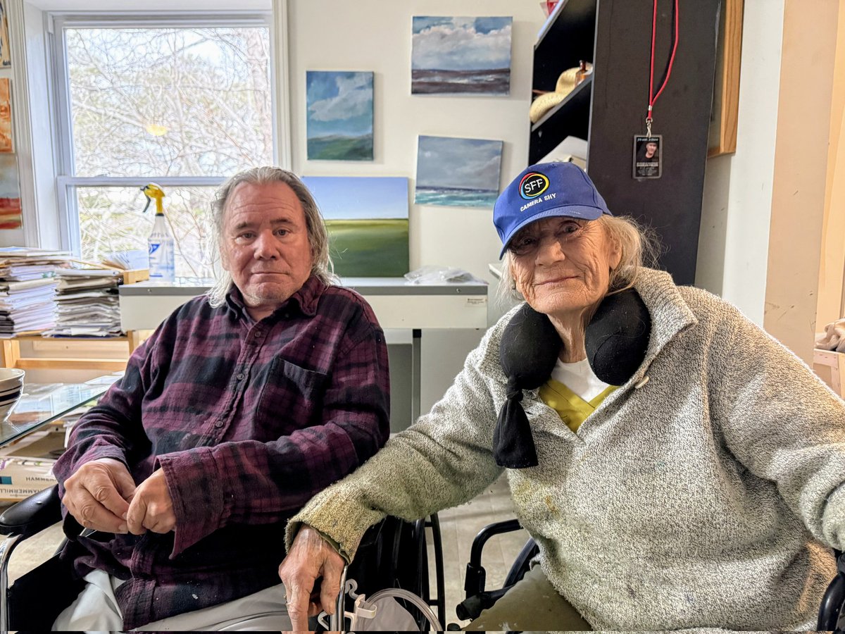 PhotoByBillHale's tweet photo. Two P-Town Legends!
Charles Fields and Anne Packard...
Charles produced an amazing coffee table book on Anne's wonderful paintings...
#capecod #ptown #annepackard #charlesfields https://t.co/6gGUk0XIqJ