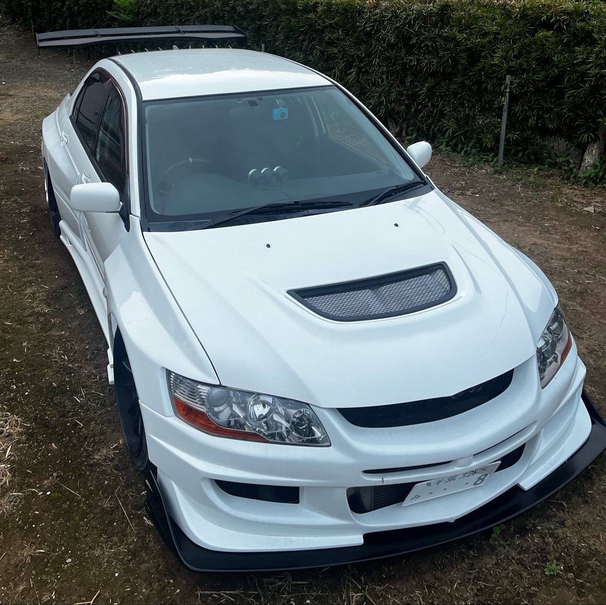 sg03j326's tweet photo. この角度で車を撮ると大体カッコいいよな。

買った時の状態の面影が初音ミクのドラレコしかない。 https://t.co/unThxlCv4n