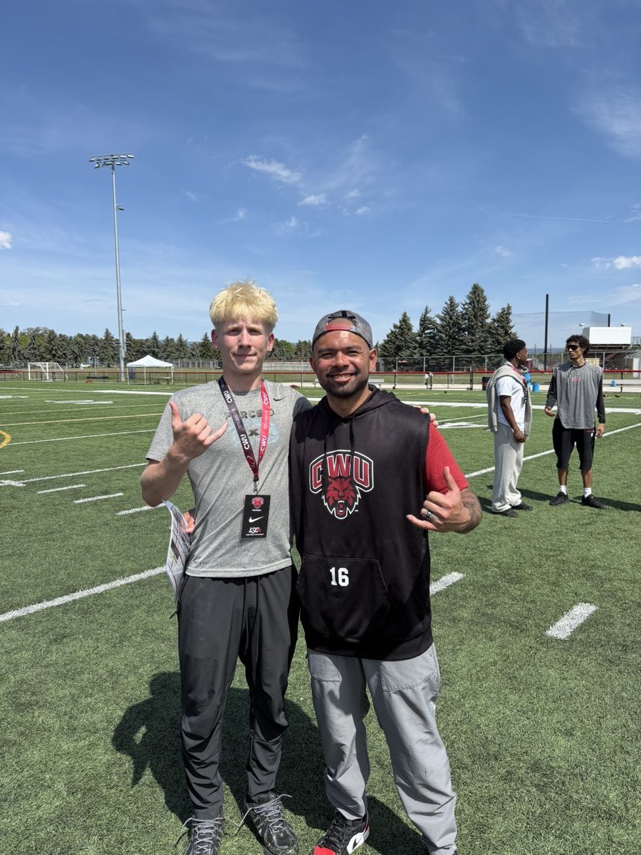 Aiden Valentine (C/O 27 WR) tweet media