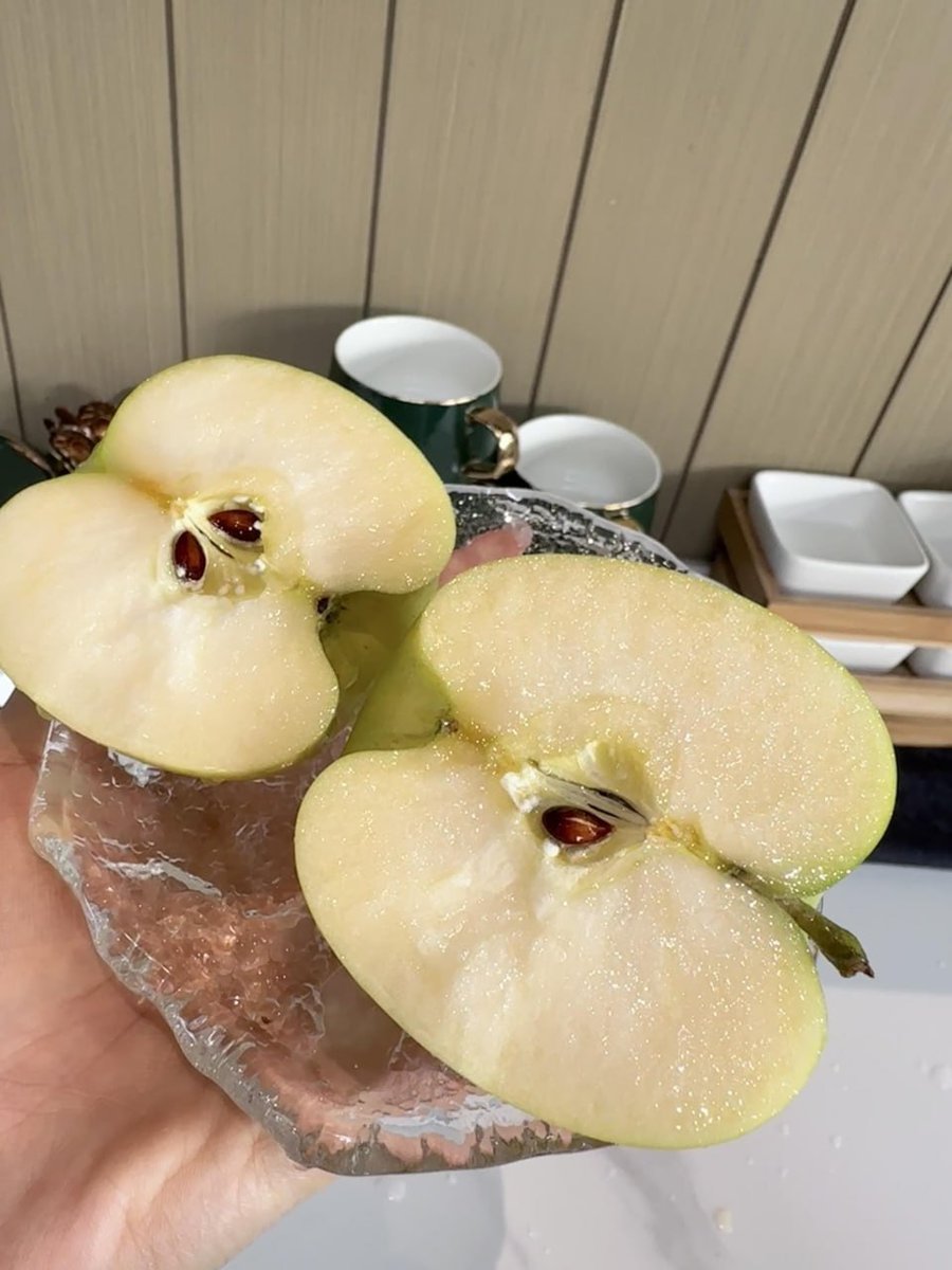 Daisy_Glow5's tweet photo. Green Apples🍏 https://t.co/aMjAfw1SLM
