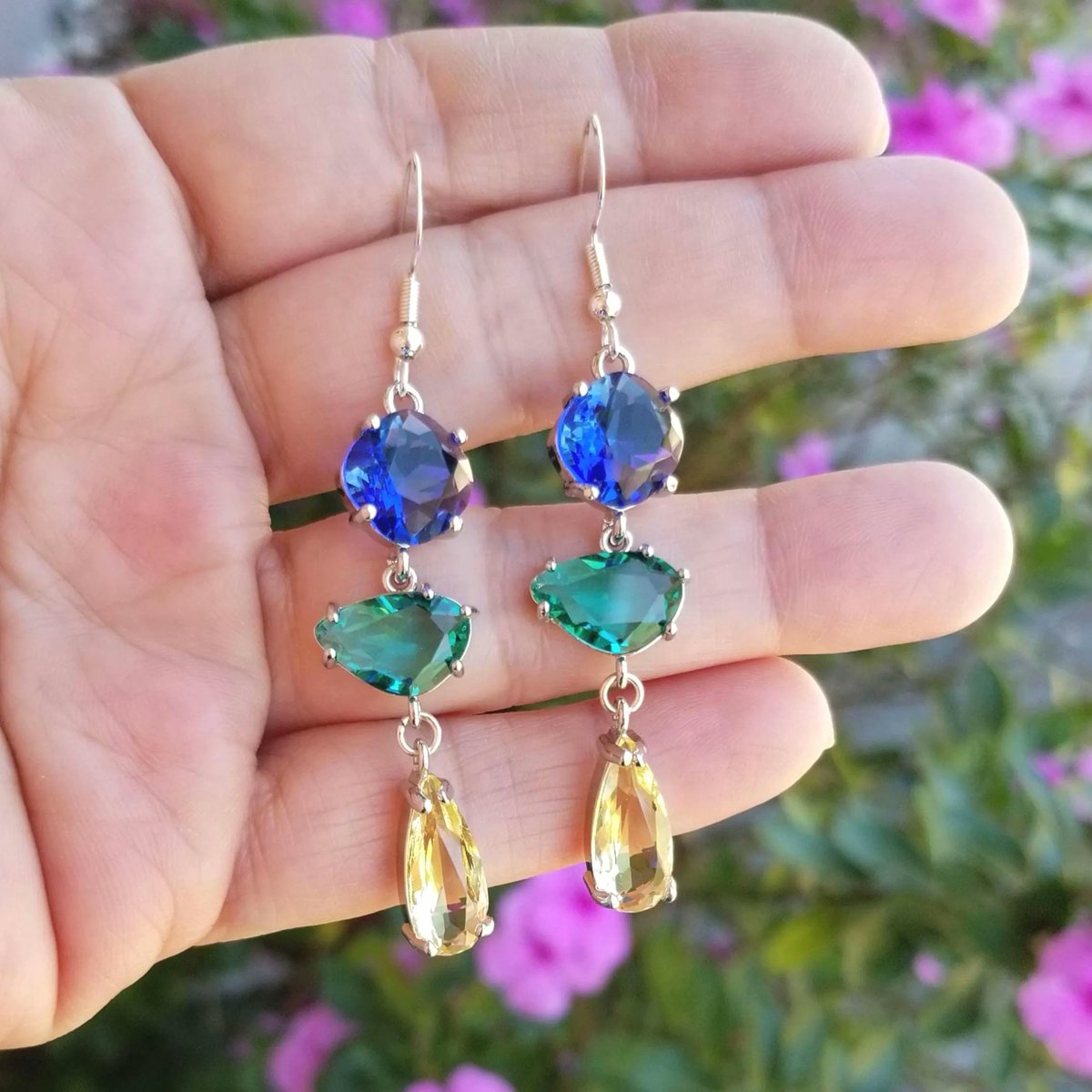 TrendingNowGift's tweet image. Sterling Silver Citrine Aquamarine &amp;amp; Sapphire Earrings #jewelry #earrings #dangleearrings #silverearrings #gemstoneearrings #sapphire #citrine #aquamarine #bridaljewelry #Mothersday #mothersdaygifts #graduationgift #handmadeearrings #etsy

 etsy.me/3XX7kjV via @Etsy