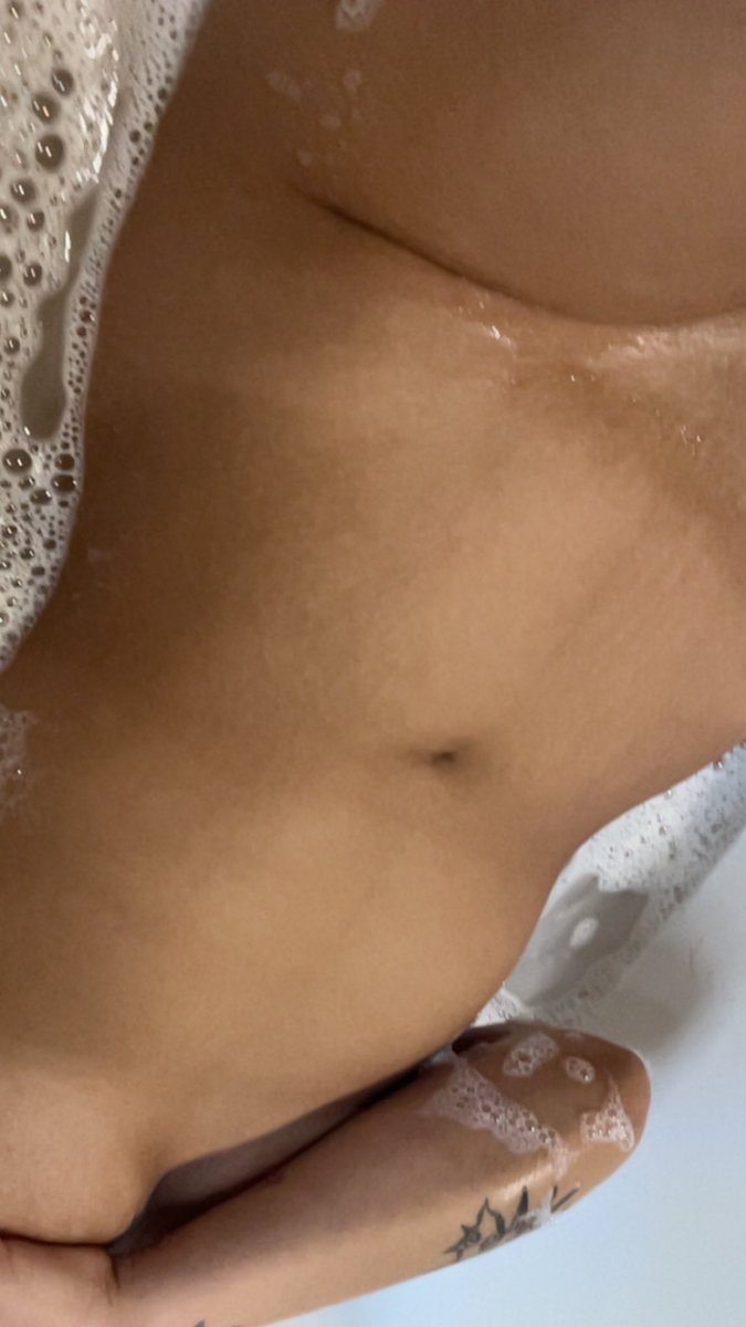 GoddessTx12's tweet photo. Come and worship me 
I’m available for sessions/customs/calls 
💞💞 https://t.co/MB6VaxgmRi