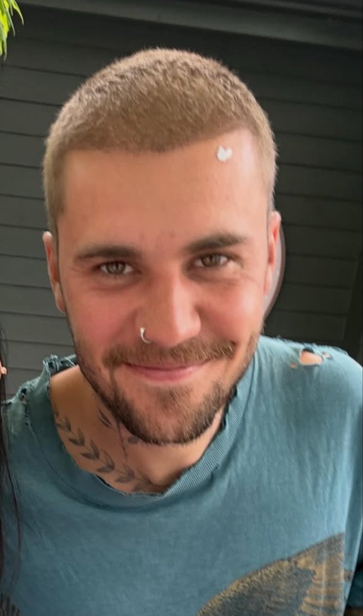 este hombre cada día está más hermoso 😭😭
