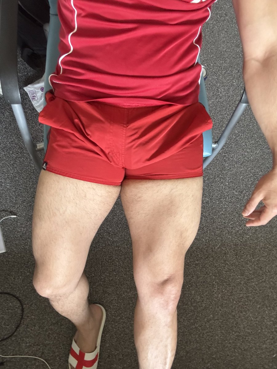 Alex_Londonboyy's tweet photo. red? https://t.co/zjUYcl9WnO